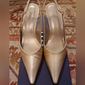 Stuart Weitzman Universe in Champagne Quasar (pearl) sling back pump sz 8
